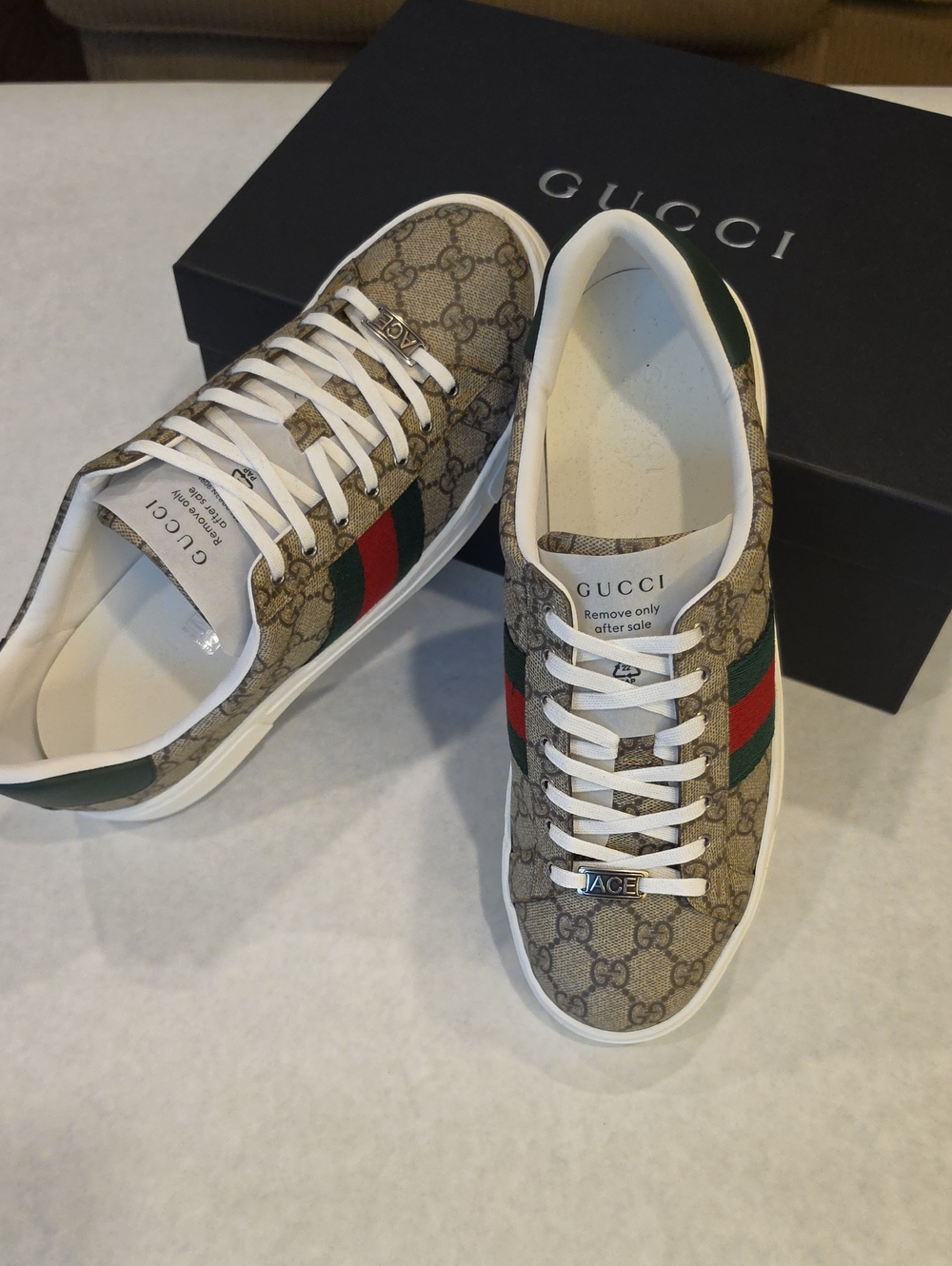 Gucci Beige GG Supreme Sneaker with Red and Green Web Stripe